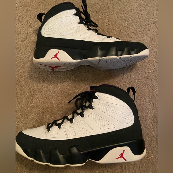 Retro space jam 9s